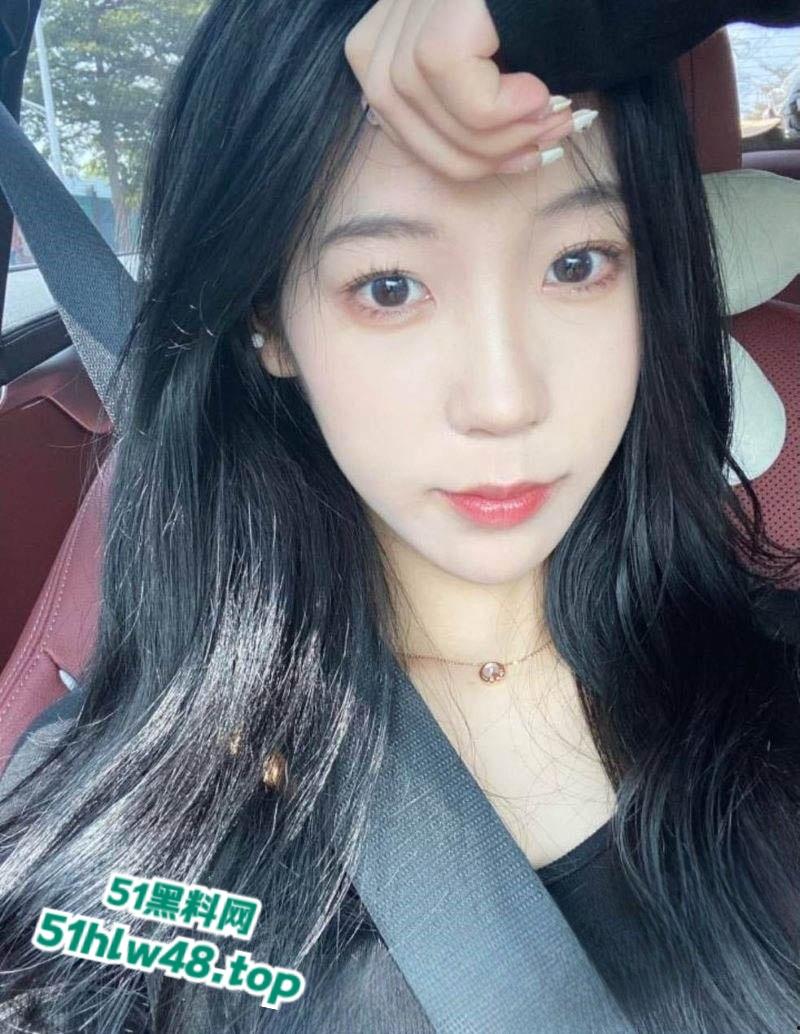 柳州生态环境监测学院【罗彩慧】夹着炮友精液去和男友约会,分手后遭曝光母狗行为。-1