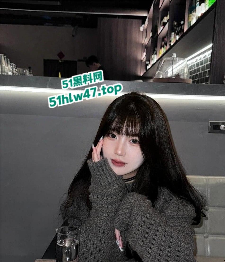 台湾高颜值网红【小网美】早期裸照与发骚视频曝光,没想私下竟然这么爱拍裸照!-4