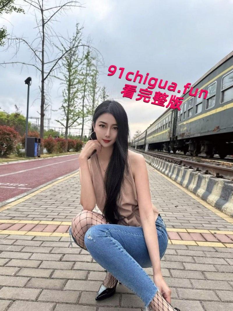 山东菏泽30岁少妇【刘宵雪】离婚后自甘堕落沦为骚鸡,出租屋惨遭金主束缚调教!-1