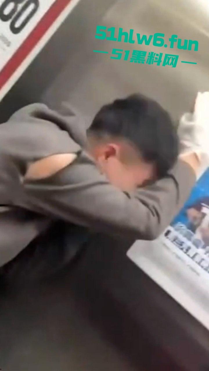 山东济宁泗水县村书记儿子【周恒】勾搭人妻【程妍妍】偷情居然在医院干这事!-1