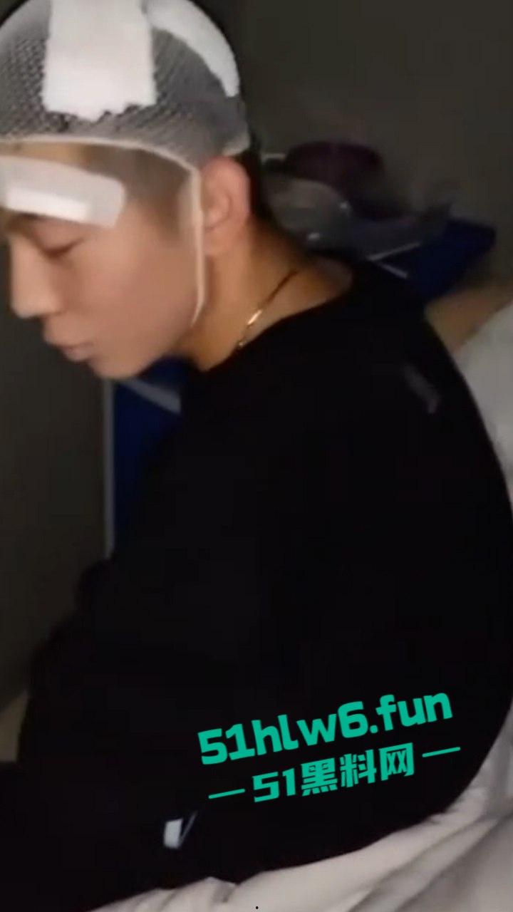 山东济宁泗水县村书记儿子【周恒】勾搭人妻【程妍妍】偷情居然在医院干这事!-4