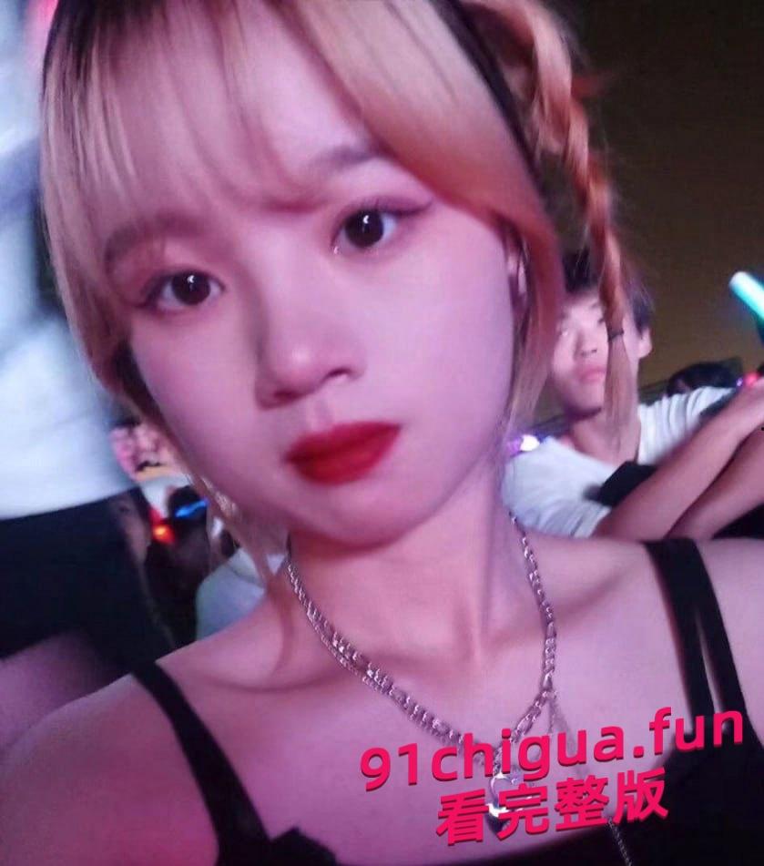 武汉某房地产公司设计师朱茹珺 极品甜妹被渣男曝光床照-4