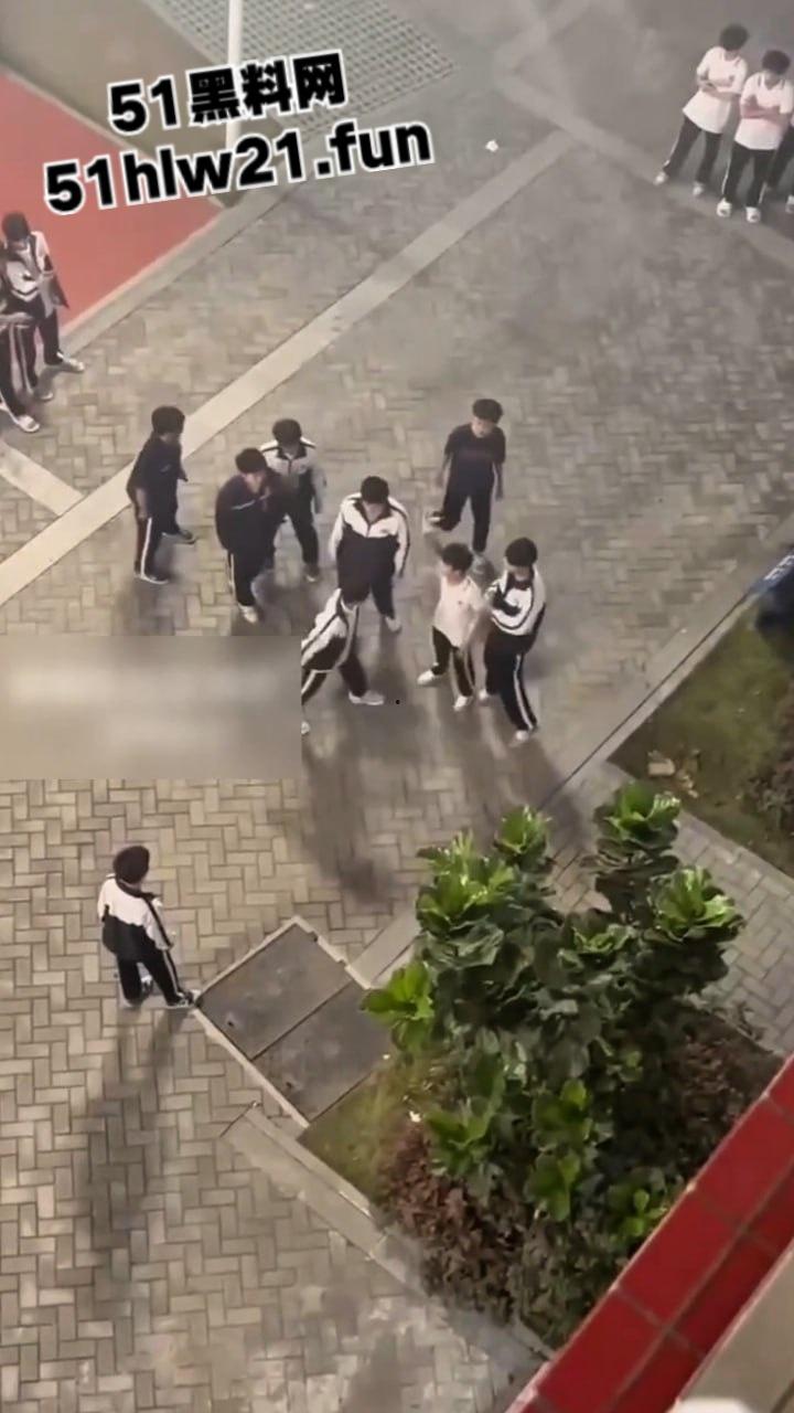 小电影情节照进现实,高中生把同学母亲给操怀孕,儿子知道后直接在学校打起来了!-3