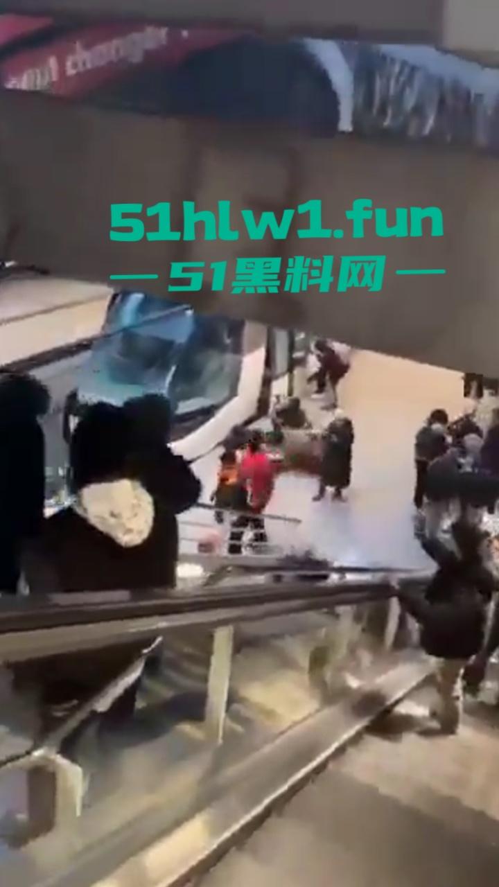 法国特拉斯堡 有轨电车相撞事件 现场烟雾弥漫 受伤人数高达50多人 事故原因已进行调查 目前排除人为因素-1