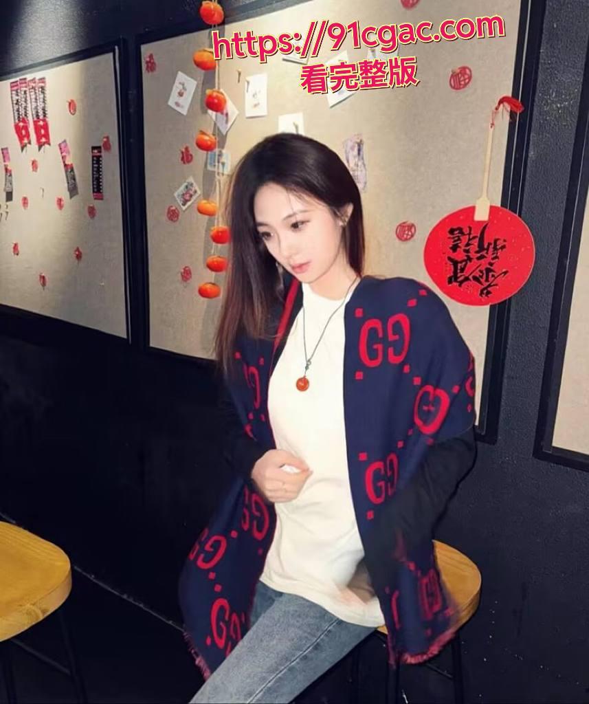 南宁师范大三学姐许嘉阳暑期跟炮友出去旅游,边游玩边性爱,真是该玩玩,该草草啊!-4