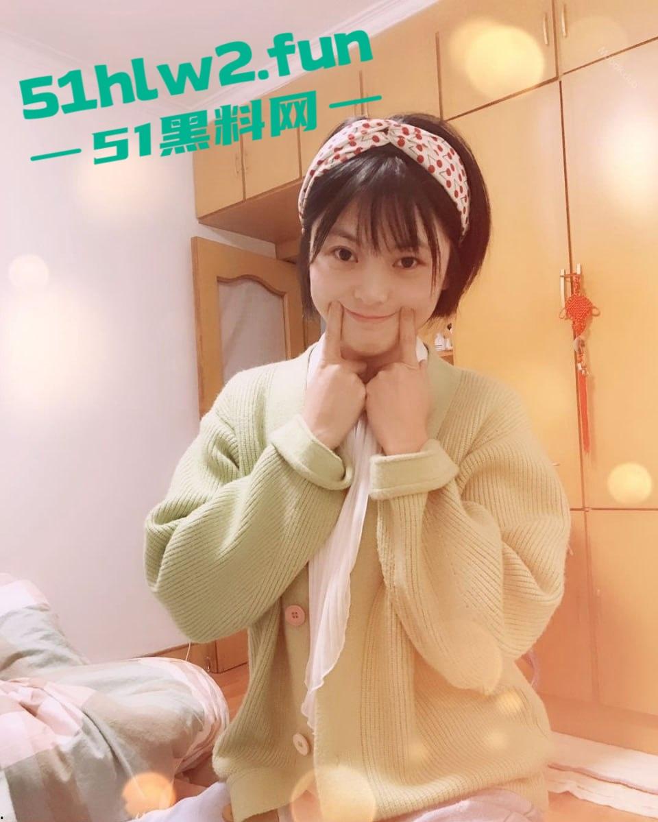 已婚人妻被公司高管调教3P,JK情趣丝袜骚到爆,深喉吞精呛到喘不过气,老公只能干瞪眼!-6