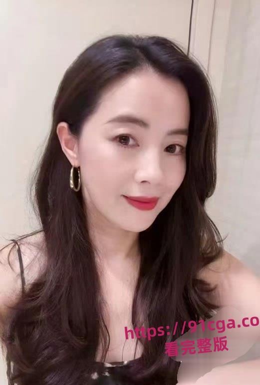 沪上阿姨创始人周蓉蓉与小鲜肉甜蜜恋爱!激情视频曝光!#极品少妇#狂野骑乘#惊艳-7