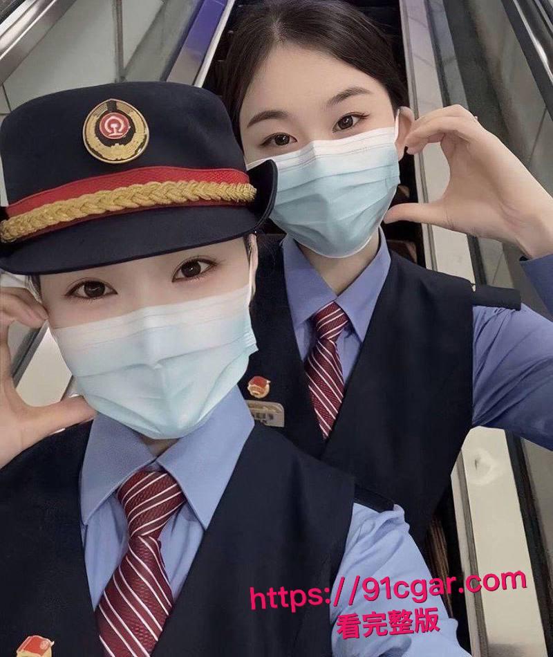 沈阳铁路乘务员朱晓盈被曝出外网福利姬 盈盈 夜晚车厢口交后入 金主副驾被狂操到哭喊求饶！-2