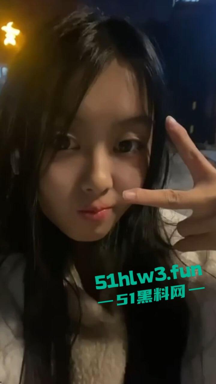 哈尔滨颜值萝莉【韩琦文】大眼长腿苗条女神,身材高挑美腿纤细修长自慰勾引富二代男友,结果视频竟被外流。-1