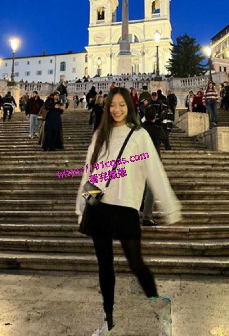 漂亮女大学生赵可儿白天陪金主旅游晚上当性奴 露脸性爱视频流出-1