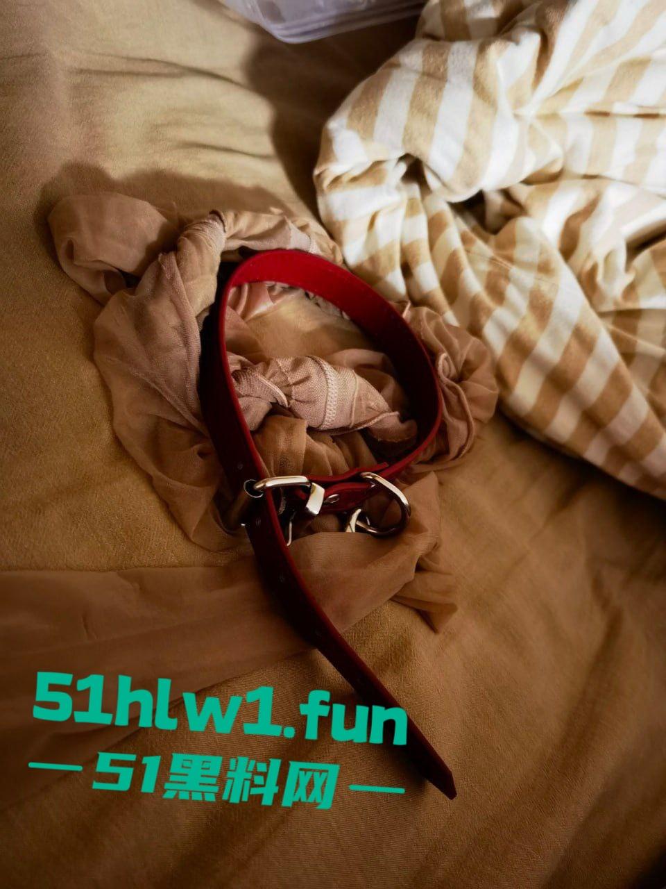 优越的上海精致女孩【丁茹越】自曝签合同当性奴，女神调教日常羞耻又刺激大量不雅照视频曝光。-9