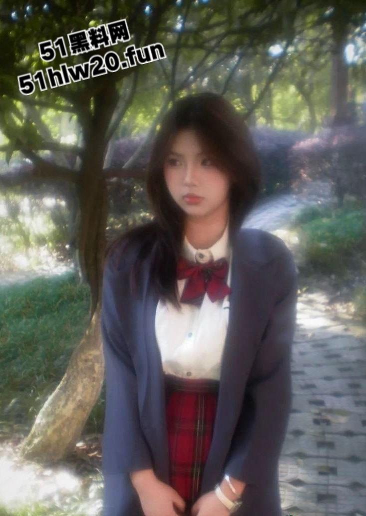 抖音女大学生【宣宣】各种全裸自拍和自慰视频流出,学校里的甜美白月光,网络是富哥的小精盆!-5