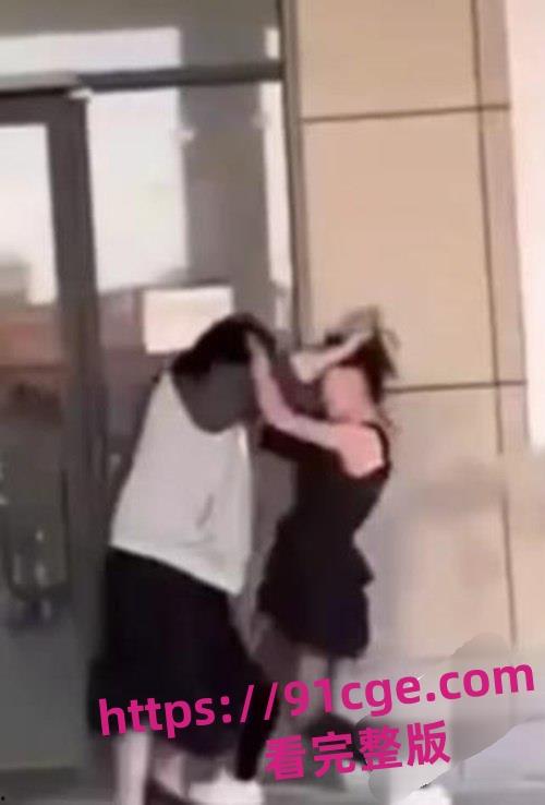 内蒙古鄂托克旗精神小妹郭安棋为爱疯狂!怒砍情敌刘筱萸头破血流!-4