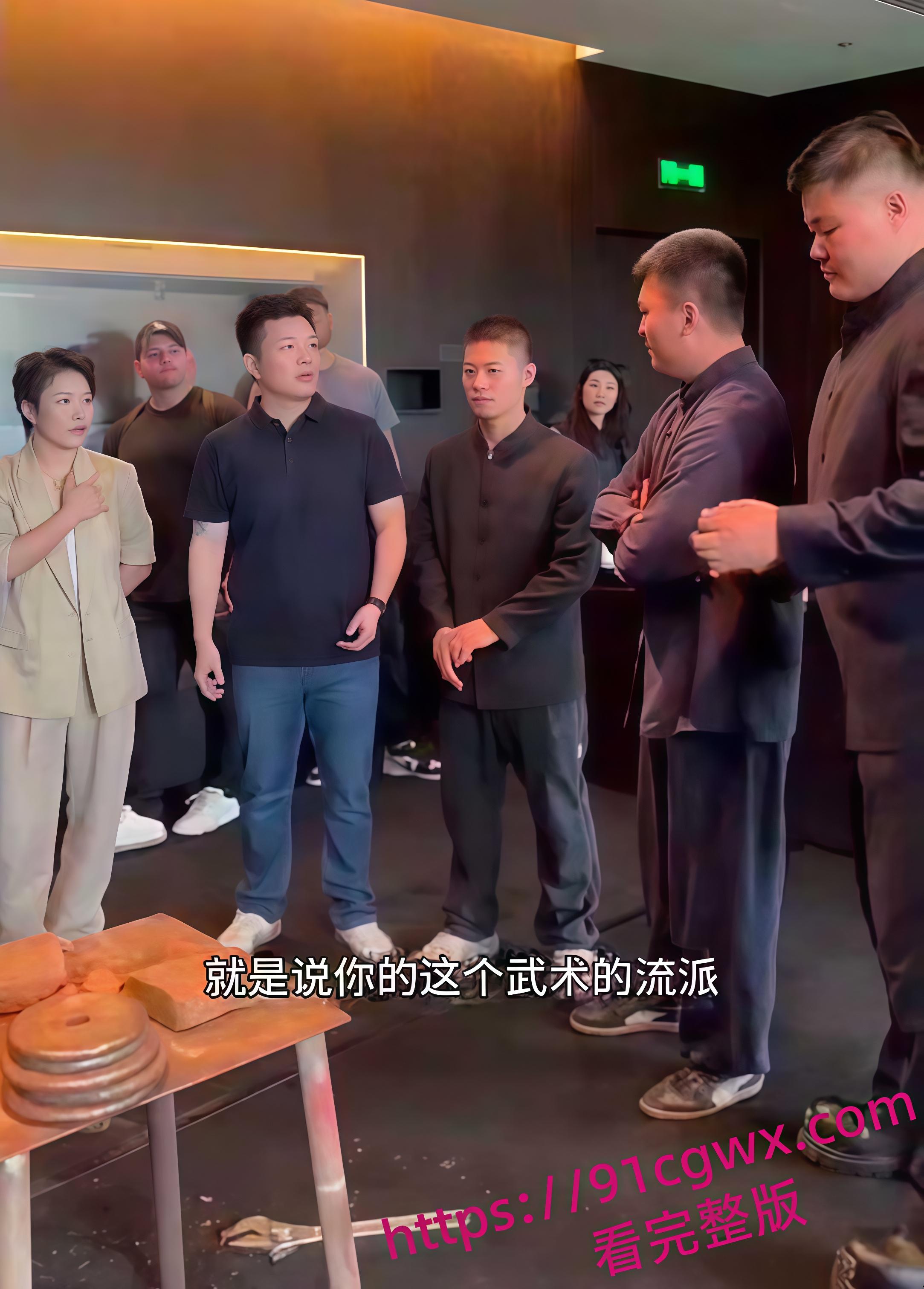 中国通背拳传人赵鸿刚参加UFC扇耳光大赛被对手KO引发全网热议!-1