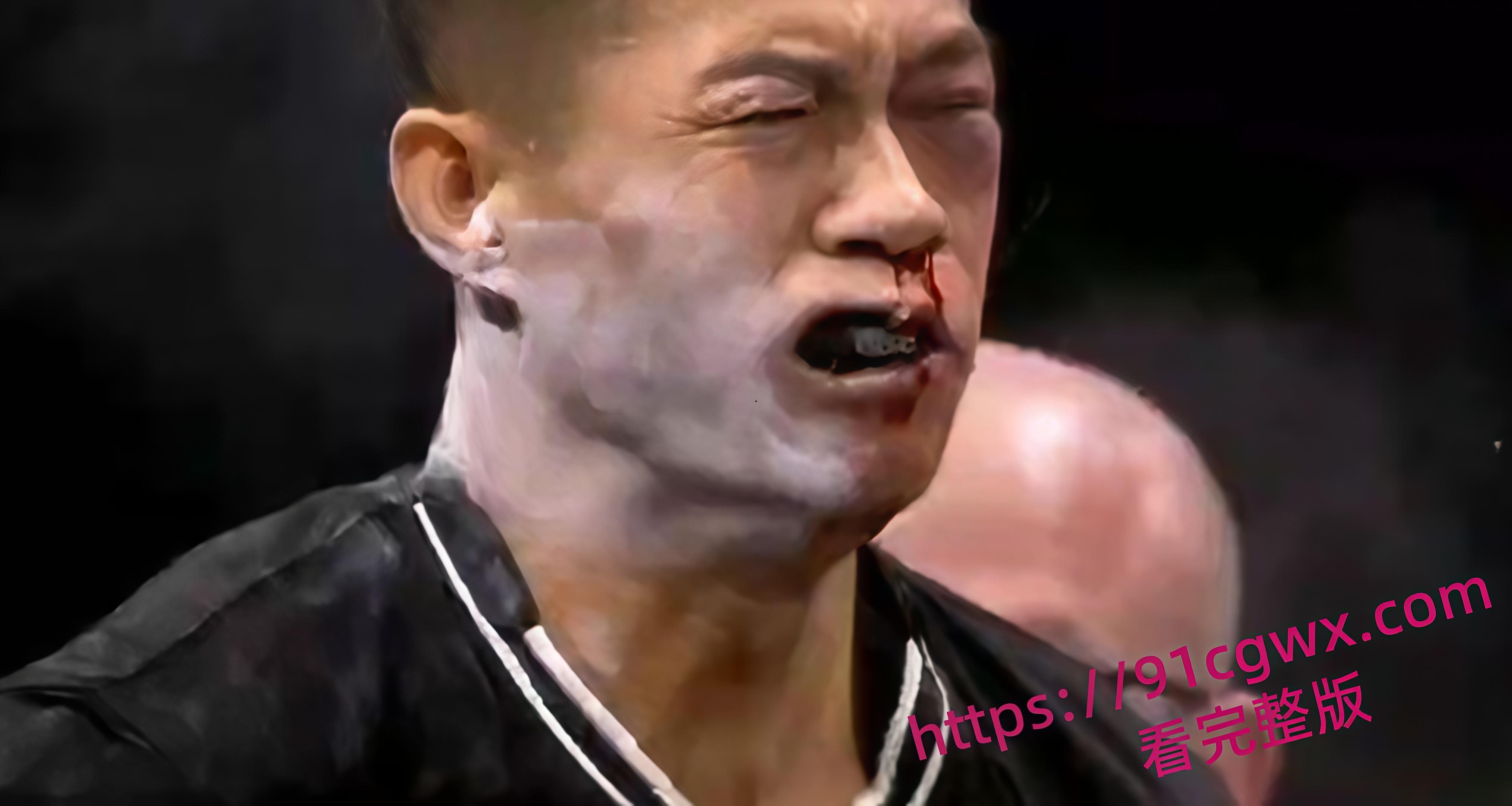 中国通背拳传人赵鸿刚参加UFC扇耳光大赛被对手KO引发全网热议!-5