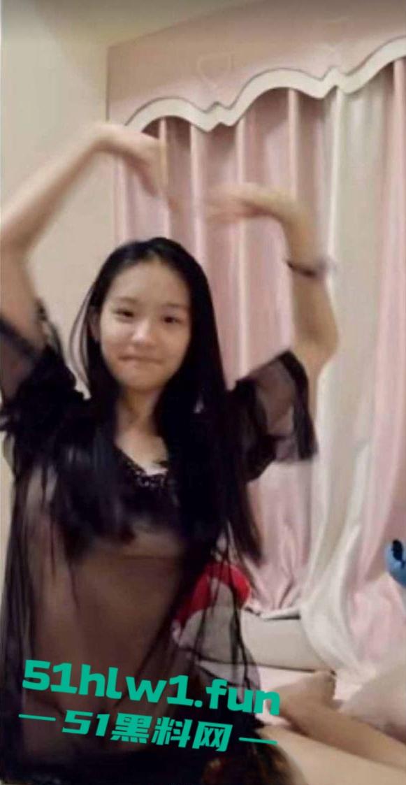 莆田酒店前台【刘芯梦】曝光经理客房做爱调教,母狗自拍泄密小嫩妹嫩穴堪称顶级母狗。-7