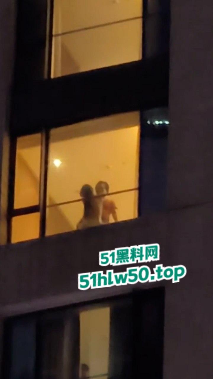 广州萤火虫漫展是好文明【荞麦甜甜茶】D座江边不拉窗帘激战,上万人围观拍照完整视频流出!-1