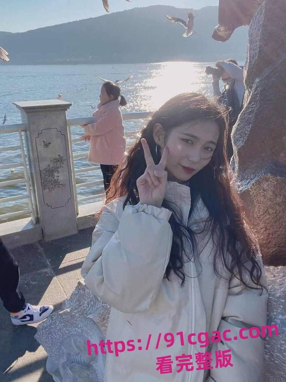 云南昆明高校周闫妮应聘时尚杂志模特遭变态面试官猥亵全裸出镜看硬了!-4