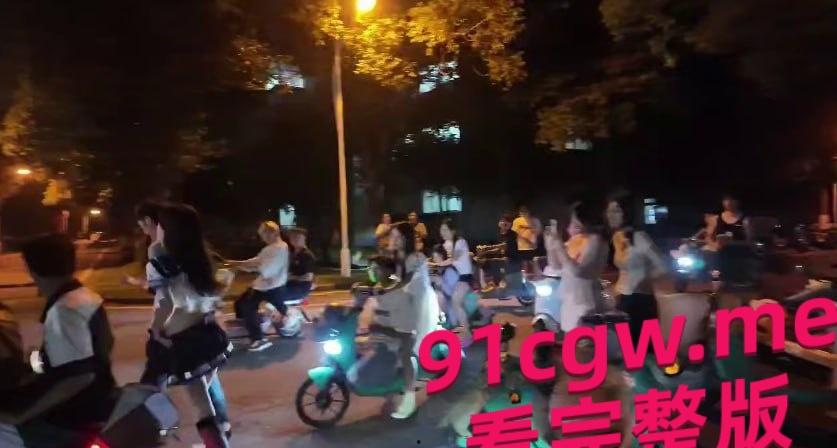 校园热瓜！湖北经济学院短裙姐野战视频泄密-8