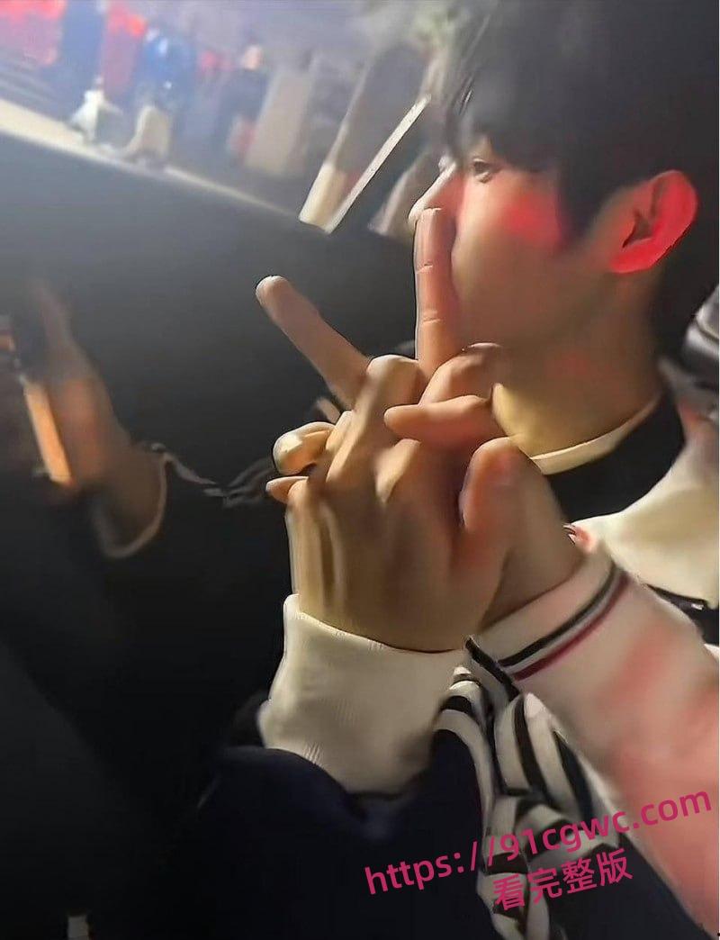 抖音340万粉网红少涵自曝猛料 男友伍六七出轨操粉 无套内射女粉为其打胎 性爱视频曝光实锤无疑!-19