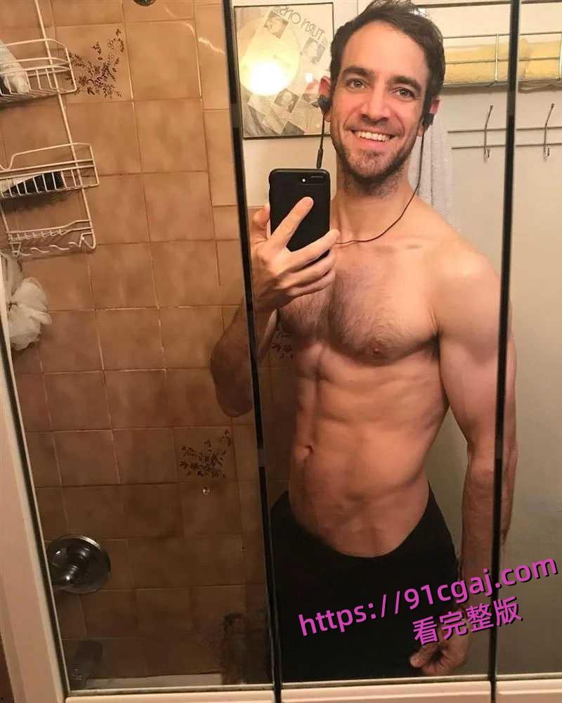 新版还珠格格男主班杰明堕落AV界!上演同性三人大战!如此劲爆反差超乎想象-6