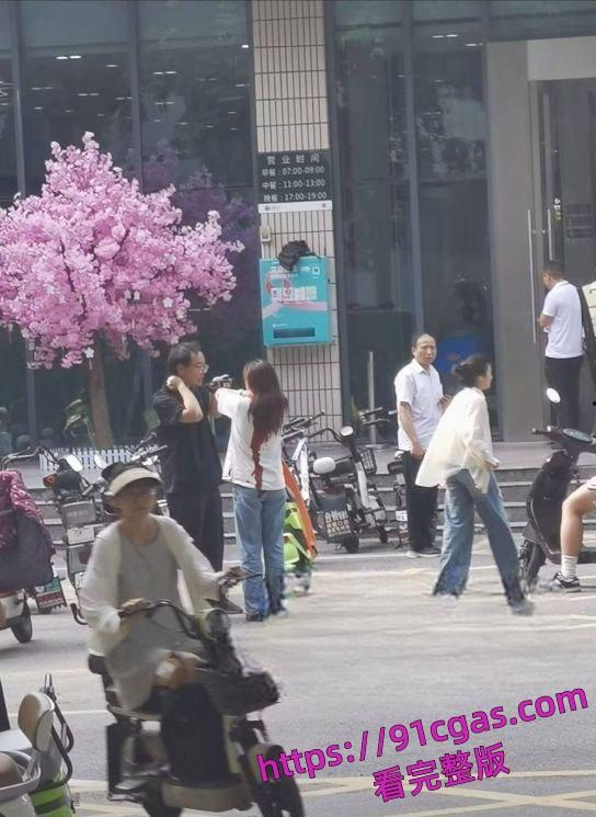 网传湖北武汉大学食堂发生随机斩人案,有多人受伤。-4