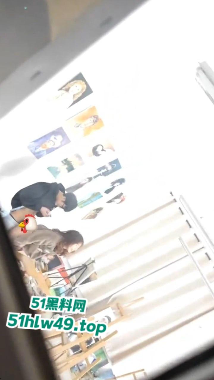 烟台画室后入热瓜,烟台科技职业学院画室两学生激情做爱,至尊宝战神疯狂输出,后入撞击翘臀火爆全网!-3