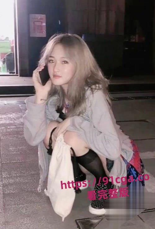 00后金发美少女探探交友跟网友奔现!喝醉后被男子拖回出租房下药迷奸肆意玩弄!-1