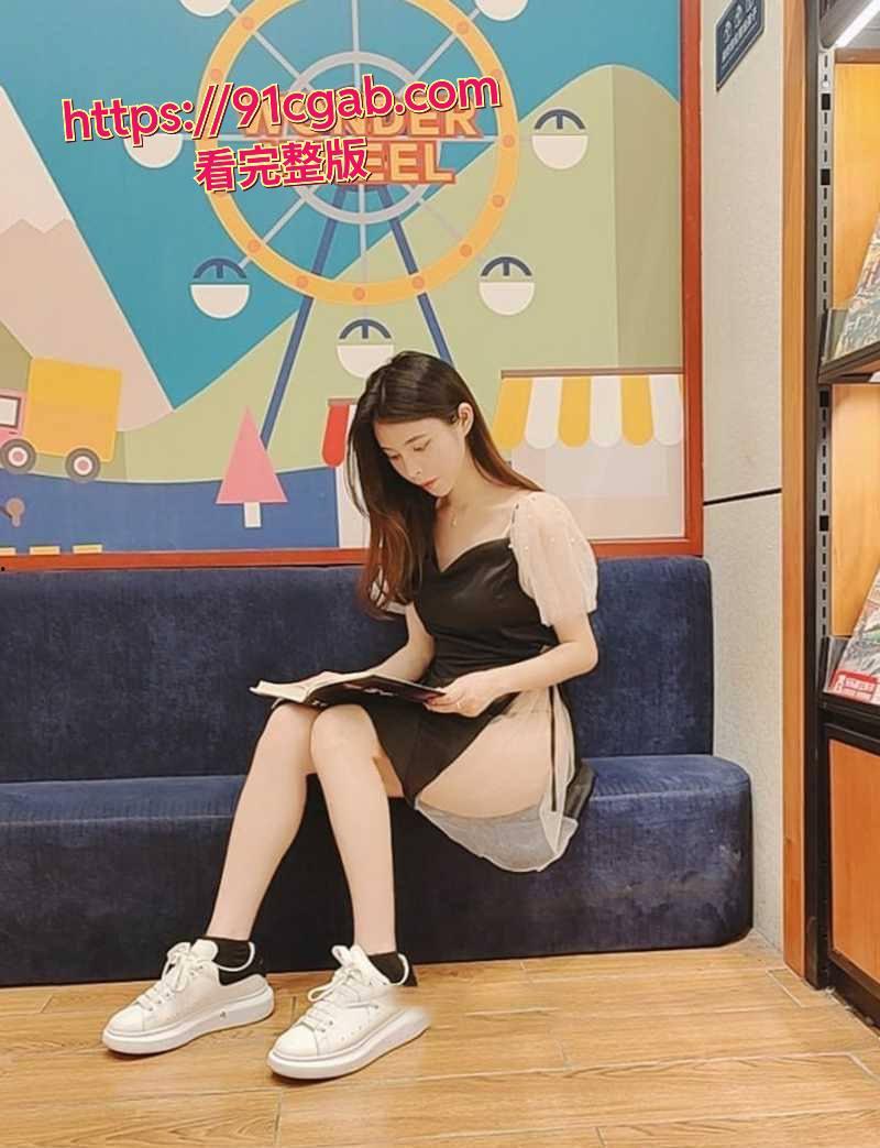 太拼了吧，淘宝情趣装店露小出，拍模特花絮视频直接整到大街上去了！ 旁边大爷都看呆了-2