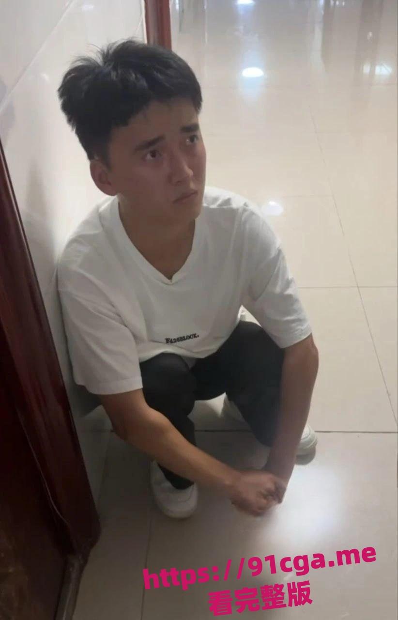 贵州民族大学变态男生偷女生内衣导管被抓!现场曝光,震惊吃瓜群众!-4