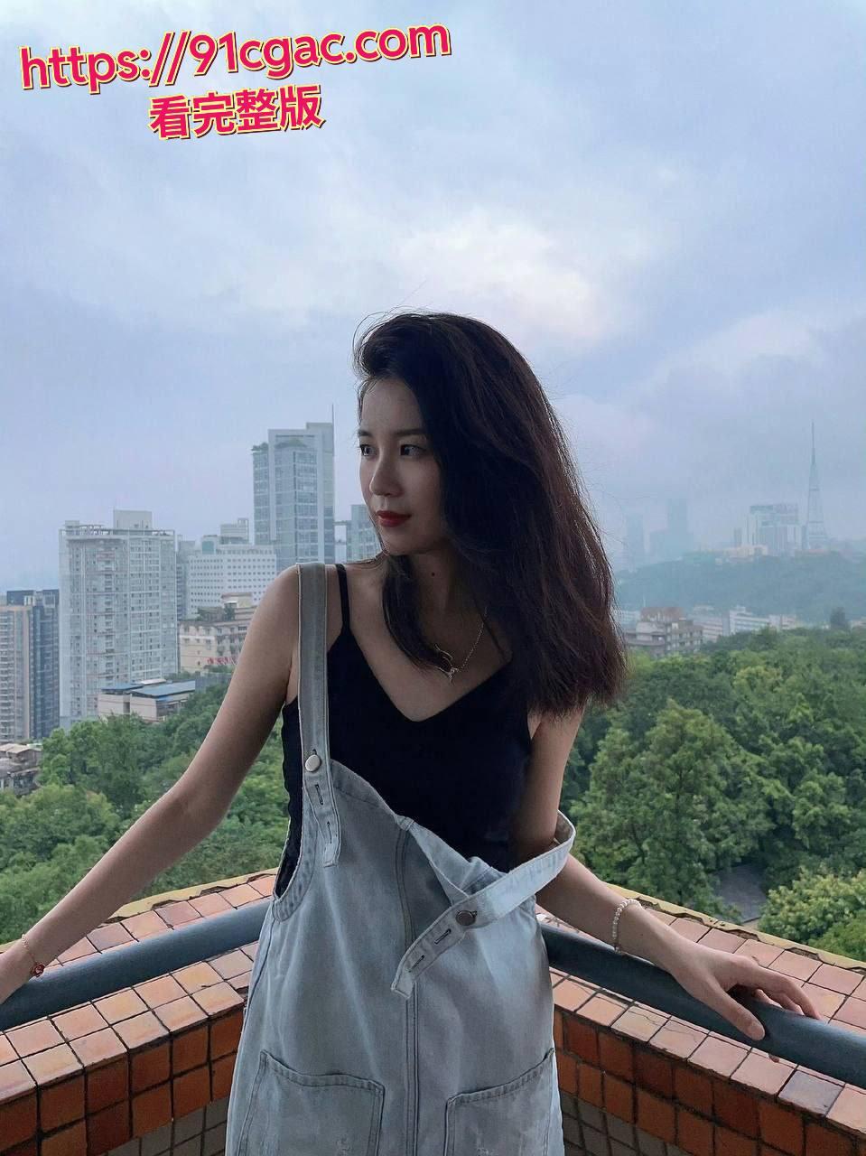 顶级绿帽龟男!美艳妻子被后入猛干,骚话调戏,老公自撸看戏!-2