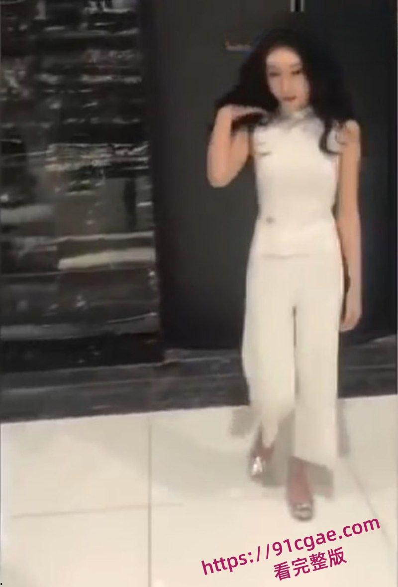 销售人员欣杨北京车展被富二代塞跳蛋大胆调教 人前跳蛋狂震喷水-2