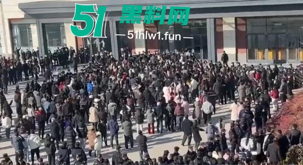 蒲城职校坠亡男生事件发酵,知情人爆料重重疑点,官方表态排除刑案,网友却不买账!-9