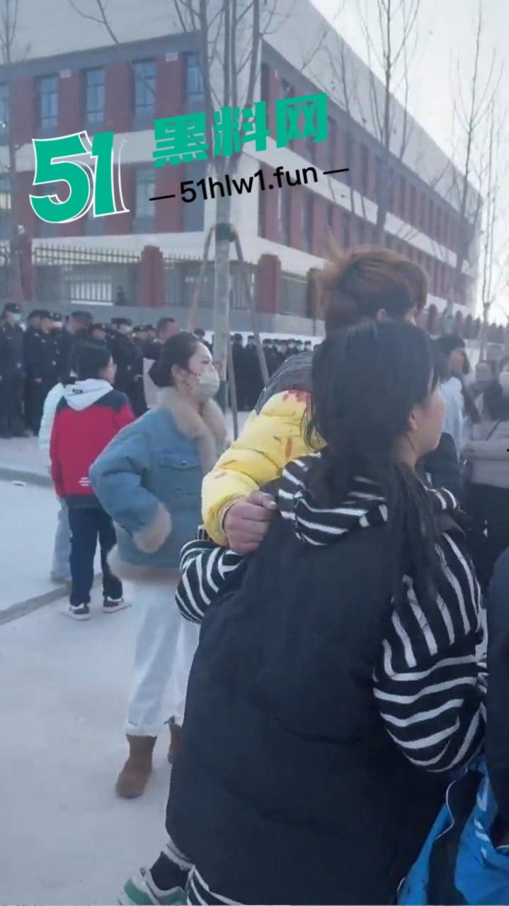 蒲城职校坠亡男生事件发酵,知情人爆料重重疑点,官方表态排除刑案,网友却不买账!-13