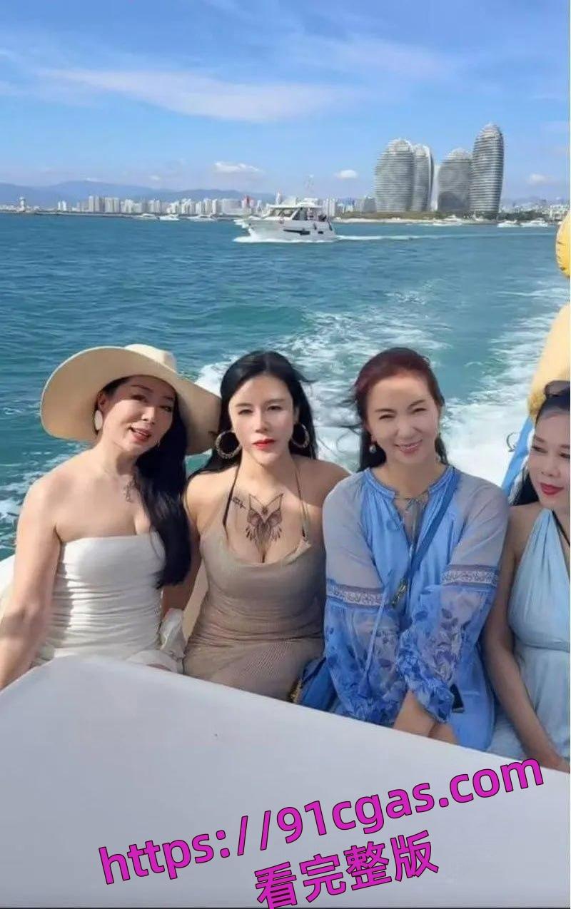 快手熟女网红子饶姐不雅视频泄密!人老心不老,天天约炮小鲜肉超风骚!-2