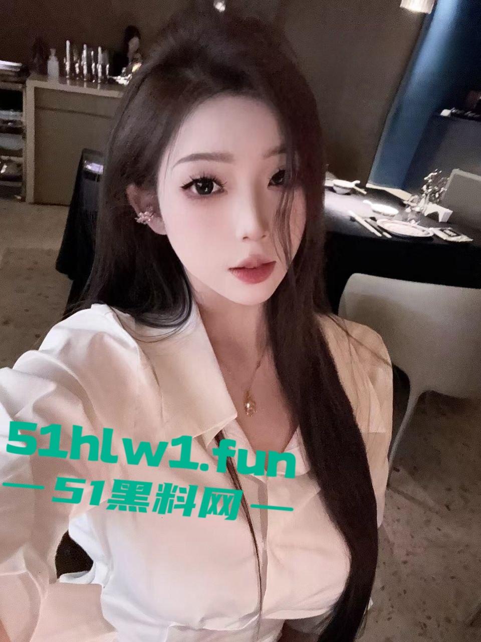 颜值反差女主播【VV星球】福利流出,天使脸蛋九头身巨乳,黑色蕾丝薄纱下的骚气让人瞬间浴血沸腾!-13