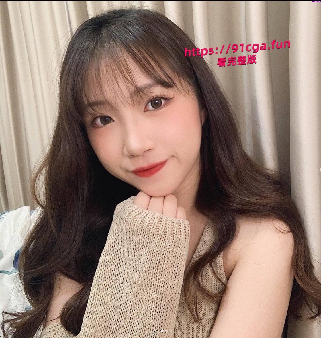 北京石油化工学院徐子含 公厕主动给炮友舔屌 在男友的眼皮底下干这事! #爆炸新闻-2