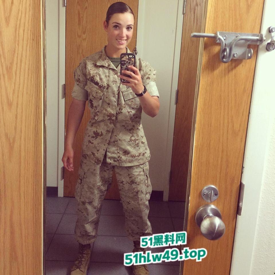 美国女兵【惠特尼韦斯特盖特】海军陆战队服役,爆出借女兵身份下海卖骚!-8