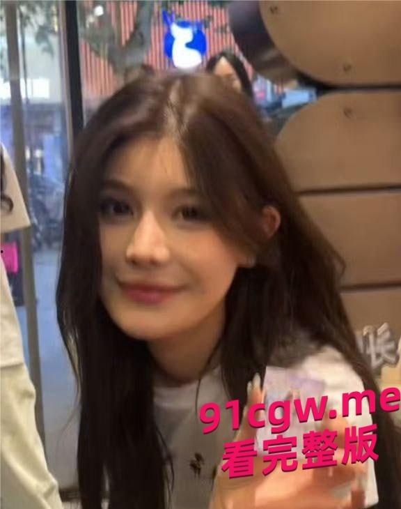 妍妍酱因吸毒被曝塌房事件,表面清纯女神私下烂的不成样子!-7