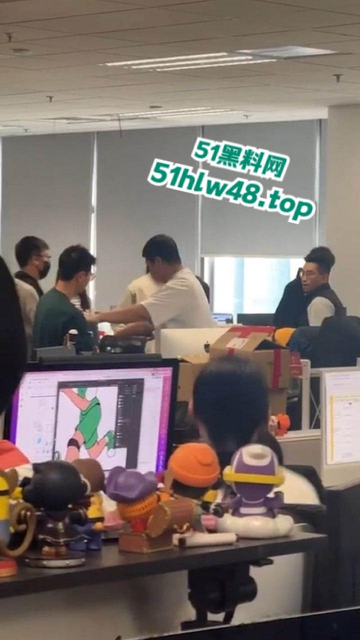 京东员工神操作借职务之便,睡供应商老婆被老公发现后,携全家到公司讨要说法。-3