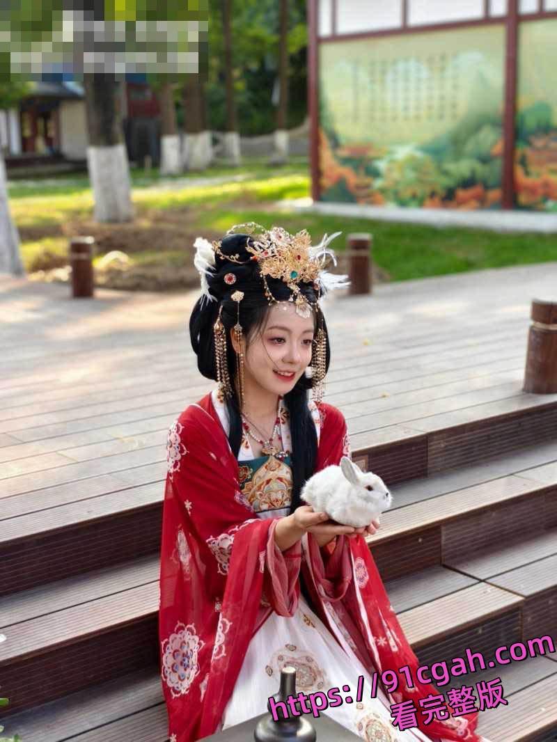 江西宜春美甲师骆馨琪被渣男哄骗贩卖性爱视频 疯狂打桩操到两腿发软颤抖!-3