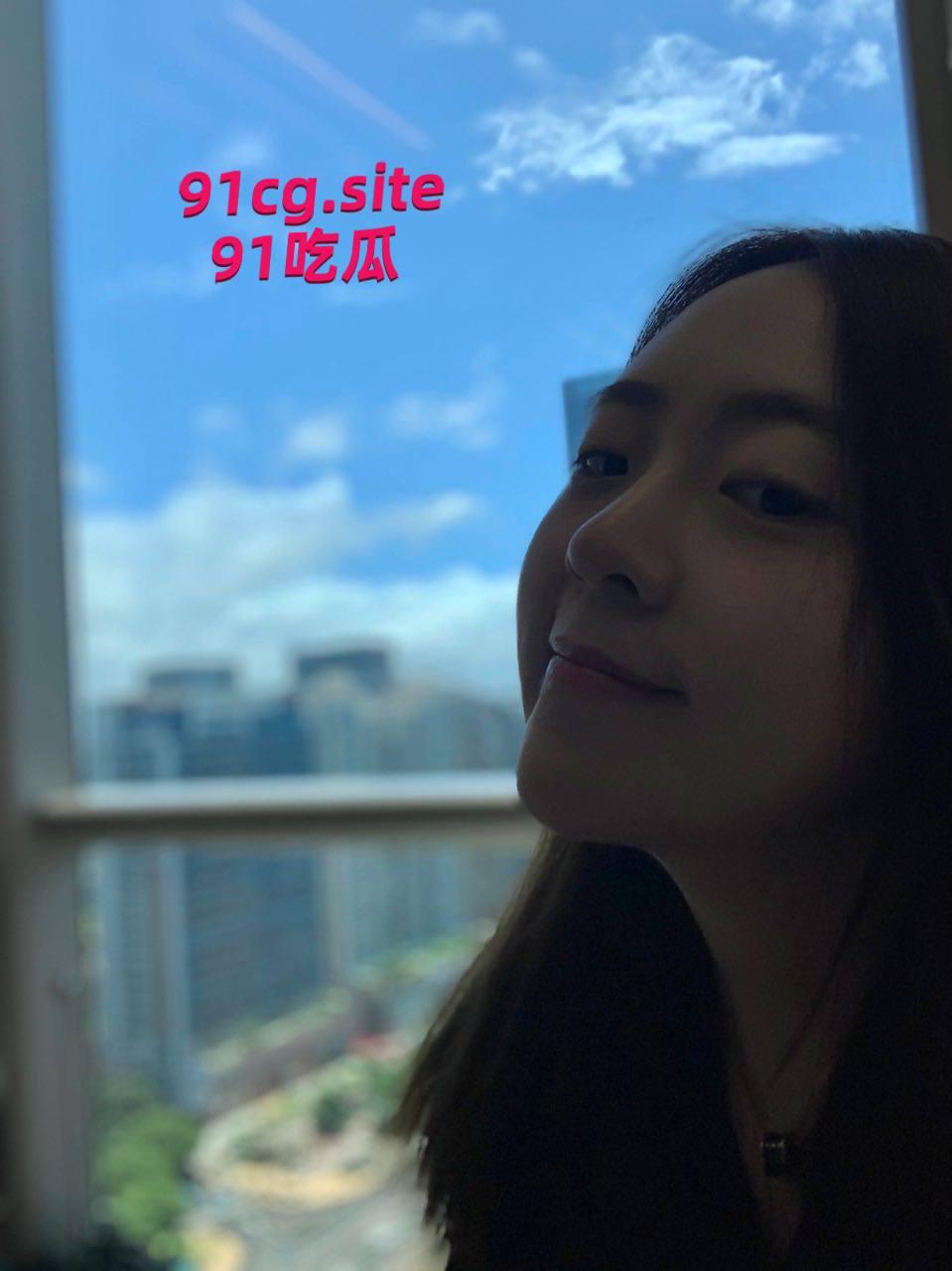 NNN超可爱的大学生 苗条的身姿 雪白的身体一对丰满的奶子 尤其是那馒头逼 真的太诱人了-4