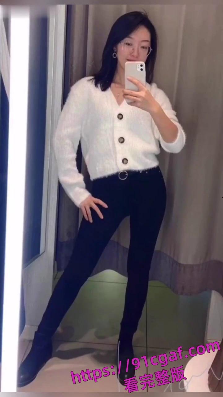 济南教师张雪出轨奸夫,被奸夫艹得大呼:“我就要你操我,快射我嘴里”-3