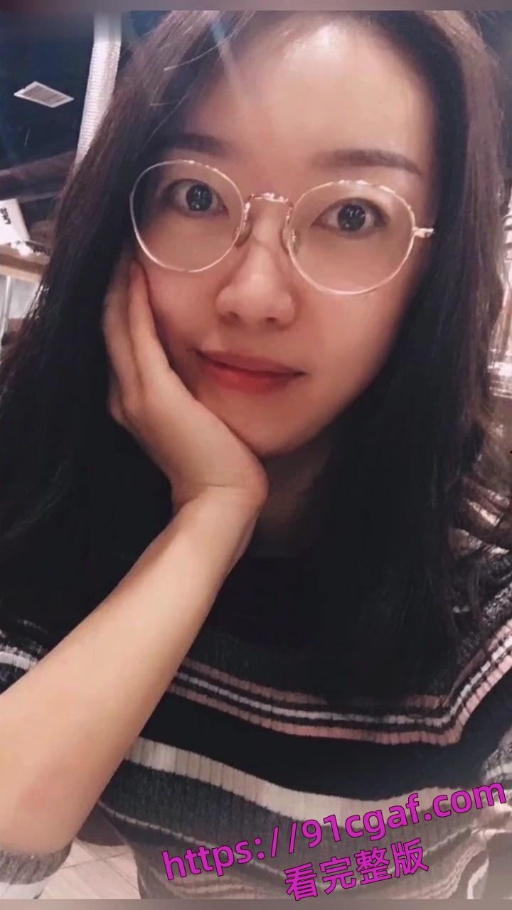 济南教师张雪出轨奸夫,被奸夫艹得大呼:“我就要你操我,快射我嘴里”-8