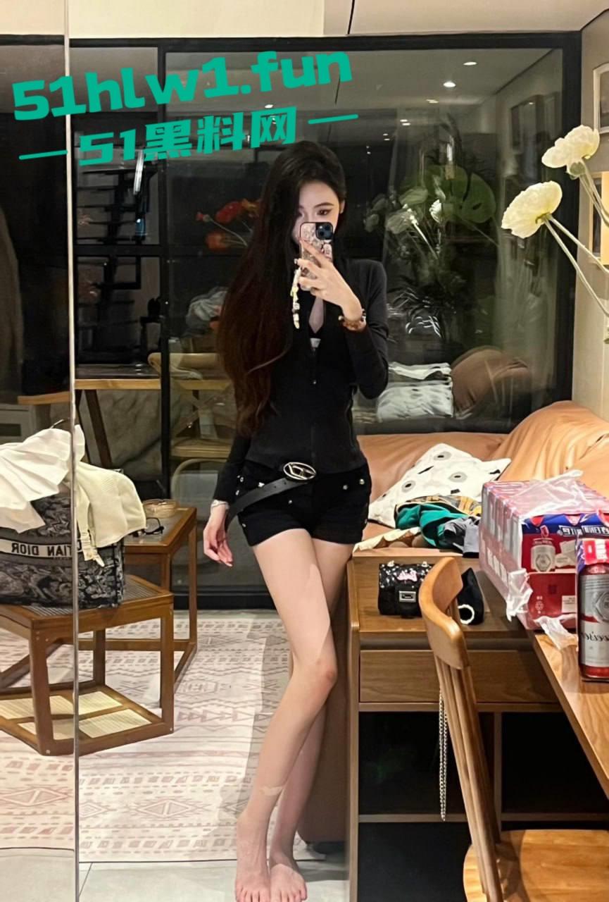 天津大学校【emlly】传闻是某金主调教的性奴母狗泄欲器,玩够后视频被曝光!-2