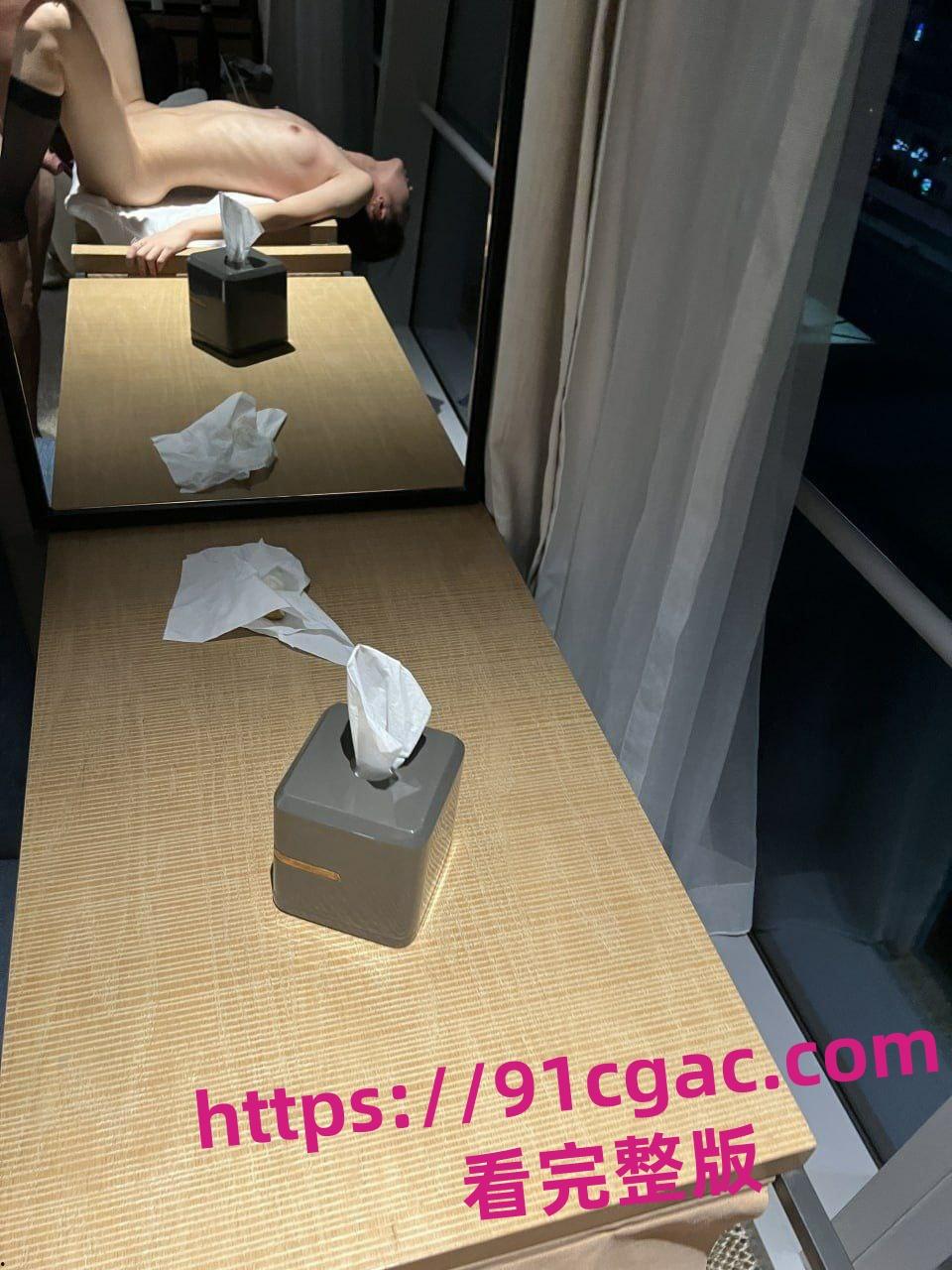 警花张津瑜和现任老公家人们一起吃饭!沦为万人肉便器居然被老实人接盘了-2