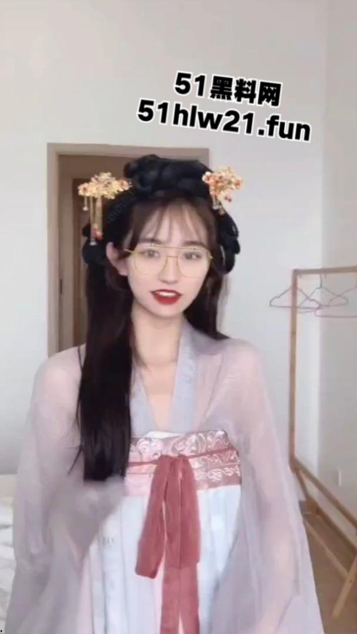 超美玉女91女神【不见星空】火遍全网性感嫩妹,穿性感包臀裙秀修长美腿和口活技巧,肥美翘臀后入太刺激了。-10