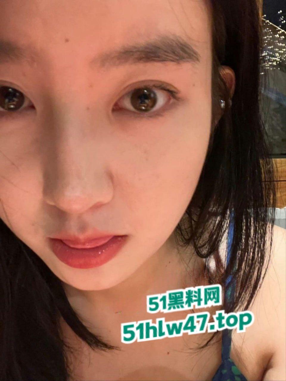 武汉大学计算机院,美女辅导员【徐曦】竟然偷偷直播玩擦边还私下裸聊约炮被学生发现后曝光。-7