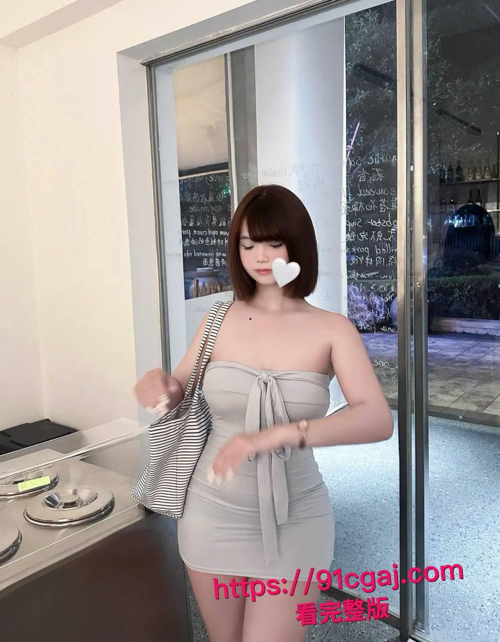 巨乳短发嫩妹遭渣男泄密视频全网疯传!奶子又大又挺被按在梳妆台对镜后入,风骚表情淫叫不断!-2