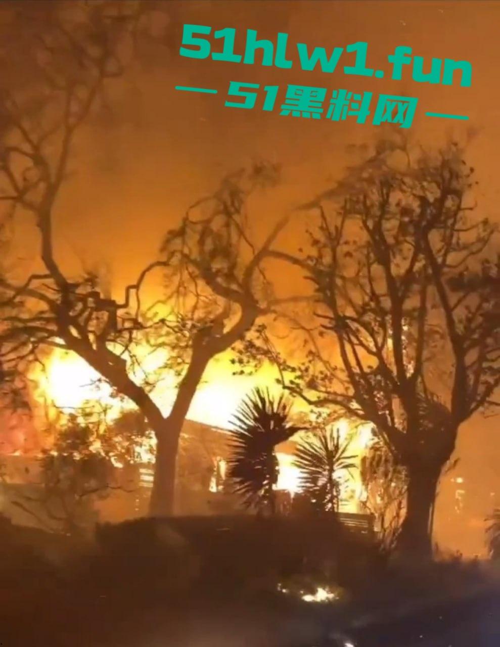 洛杉矶火势疯狂升级,7万居民被迫撤离,大片森林变焦土,美利坚的灾难正在上演!-8